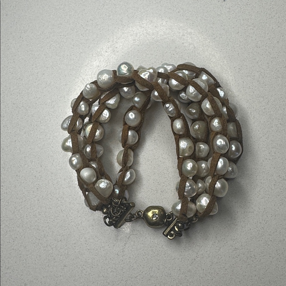 Elegant Pearl and Brown Beaded Bracelet - Picture 14 of 14